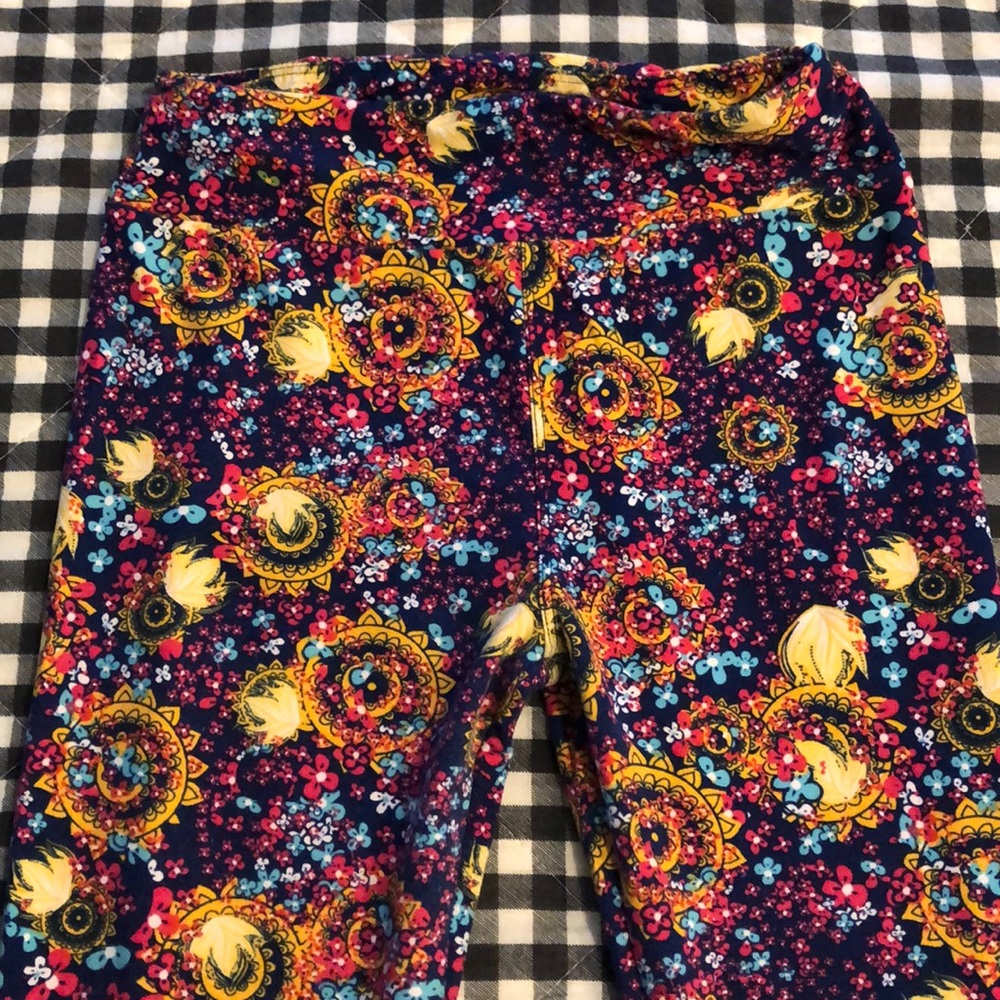LulaRoe leggings with a whimsical print